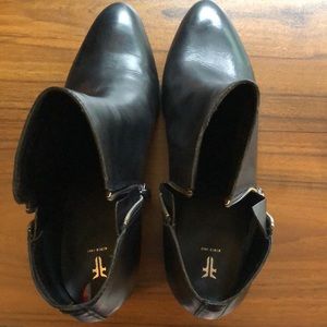 Worn once Frye low zip up black boots